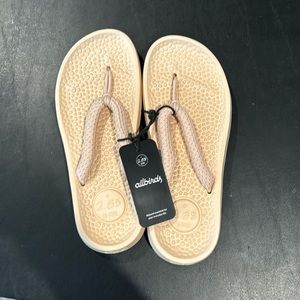 Allbirds Sugar Zeffer Lux Beige. New with tags. Women’s 9.
